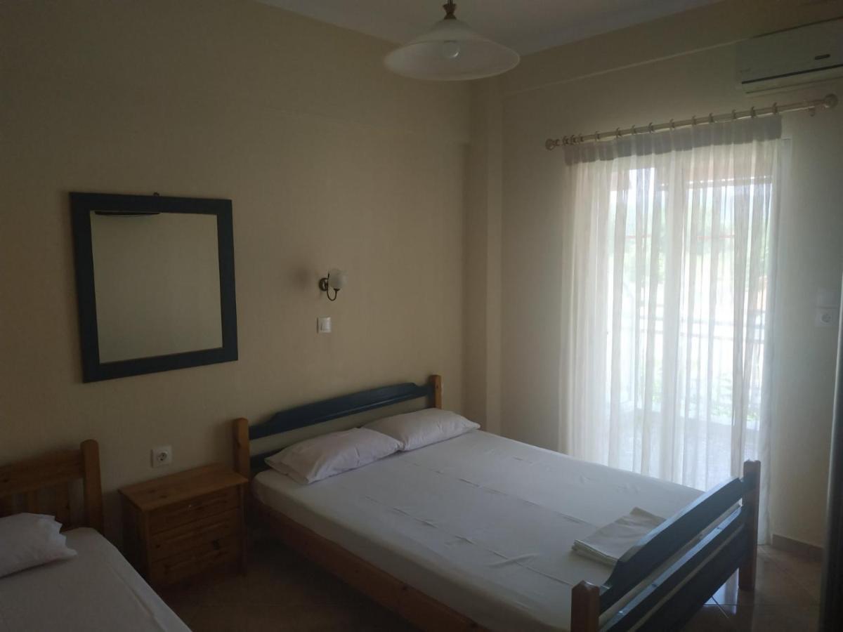 Poly'S House Apartment เนอาวรัสนา ภายนอก รูปภาพ